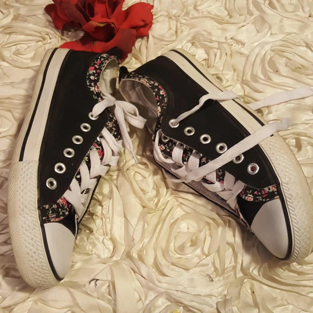 Deb Womens Sneakers Black Floral Sz 7 - Picture 4 of 9